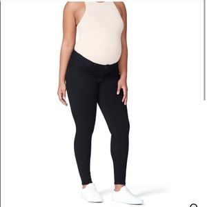 - Good American Maternity Jeans